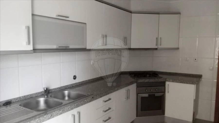 Apartamento T2 para Venda em Tavarede Foto 8
