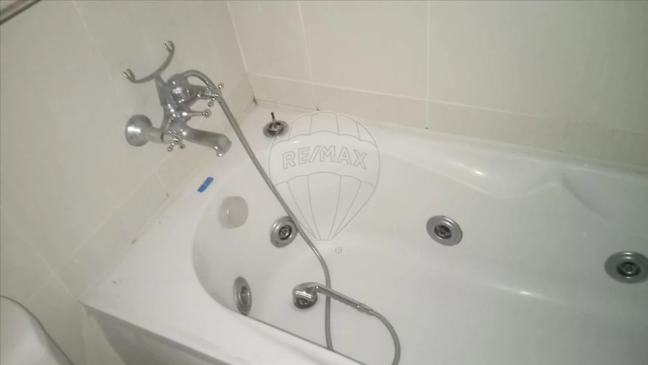 Apartamento T2 para Venda em Tavarede Foto 7