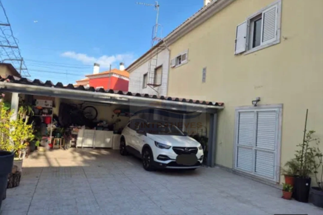 Moradia T4 para Venda em Ajuda Foto 5