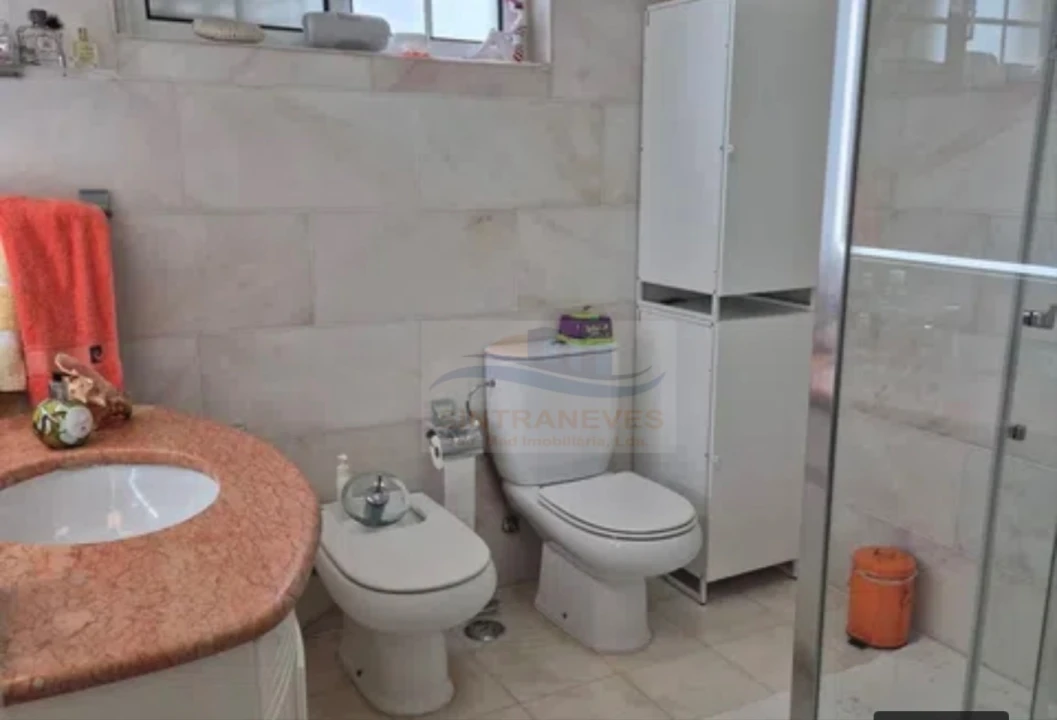 Moradia T4 para Venda em Ajuda Foto 29