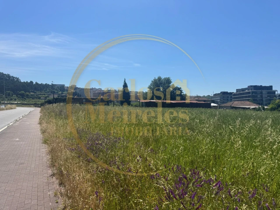 Terreno para Venda em Real, Dume e Semelhe Foto 3