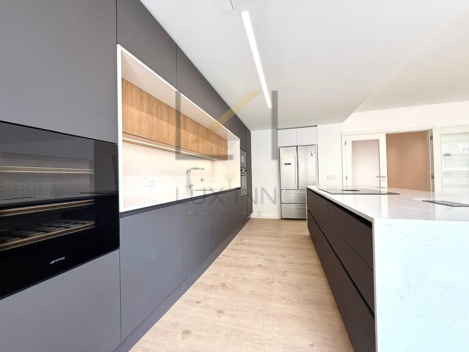 Apartamento T3 para Venda em Carcavelos e Parede Foto 4