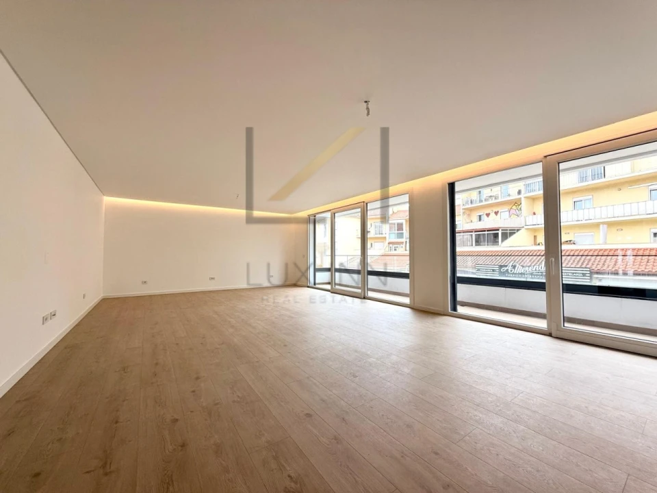 Apartamento T3 para Venda em Carcavelos e Parede Foto 6