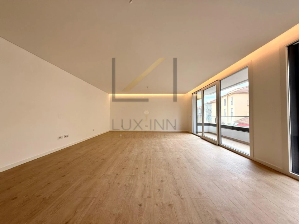 Apartamento T3 para Venda em Carcavelos e Parede Foto 7