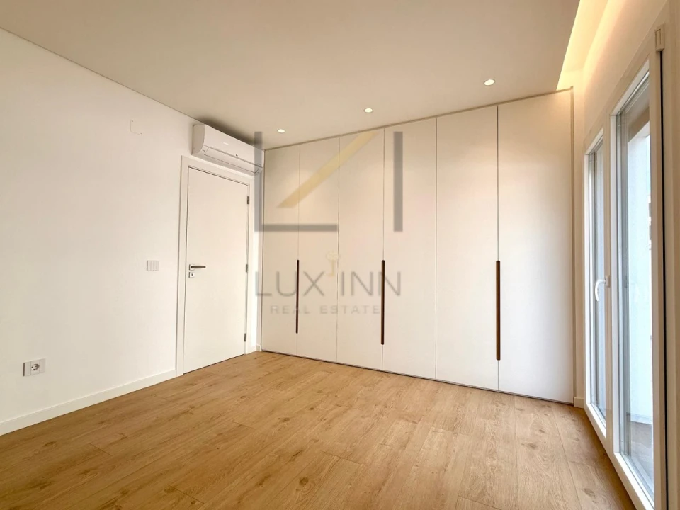 Apartamento T3 para Venda em Carcavelos e Parede Foto 22