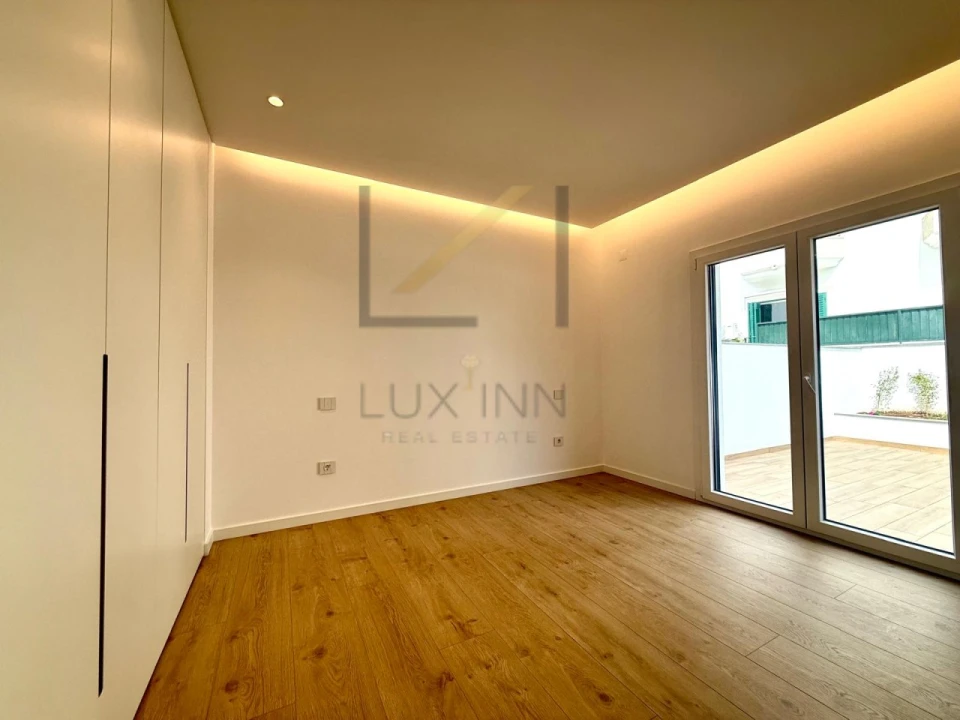 Apartamento T3 para Venda em Carcavelos e Parede Foto 25