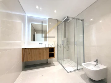 Apartamento T3 para Venda em Carcavelos e Parede