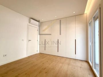 Apartamento T3 para Venda em Carcavelos e Parede