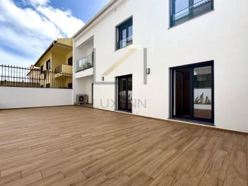Apartamento T3 para Venda em Carcavelos e Parede