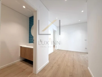 Apartamento T3 para Venda em Carcavelos e Parede