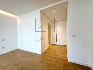Apartamento T3 para Venda em Carcavelos e Parede
