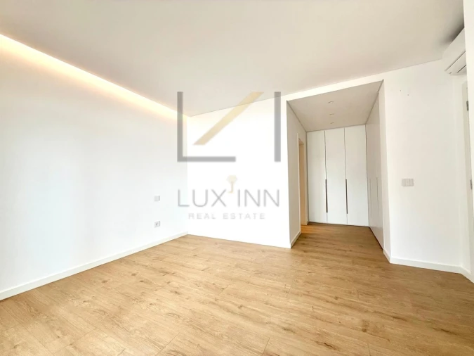 Apartamento T3 para Venda em Carcavelos e Parede Foto 16