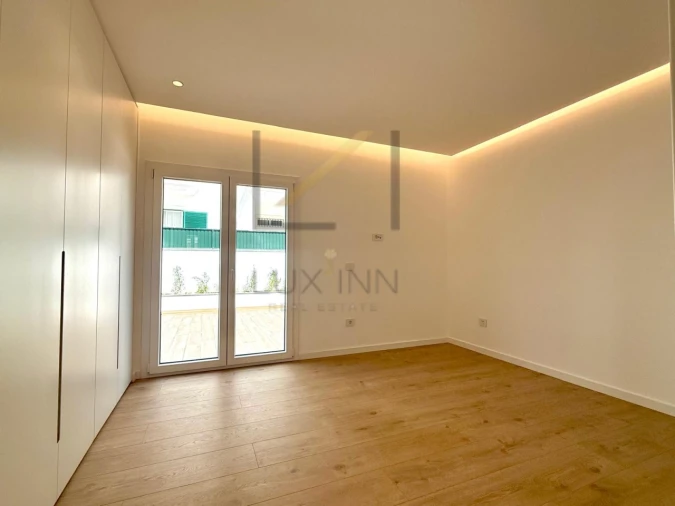 Apartamento T3 para Venda em Carcavelos e Parede Foto 21