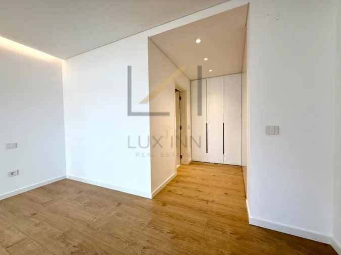 Apartamento T3 para Venda em Carcavelos e Parede Foto 26