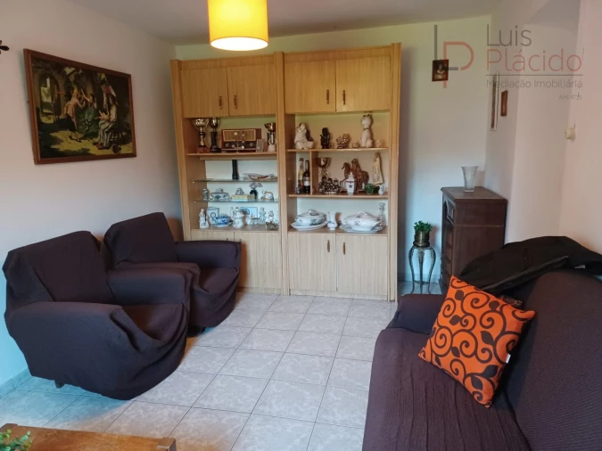 Quinta T2 para Venda em Abela Foto 7