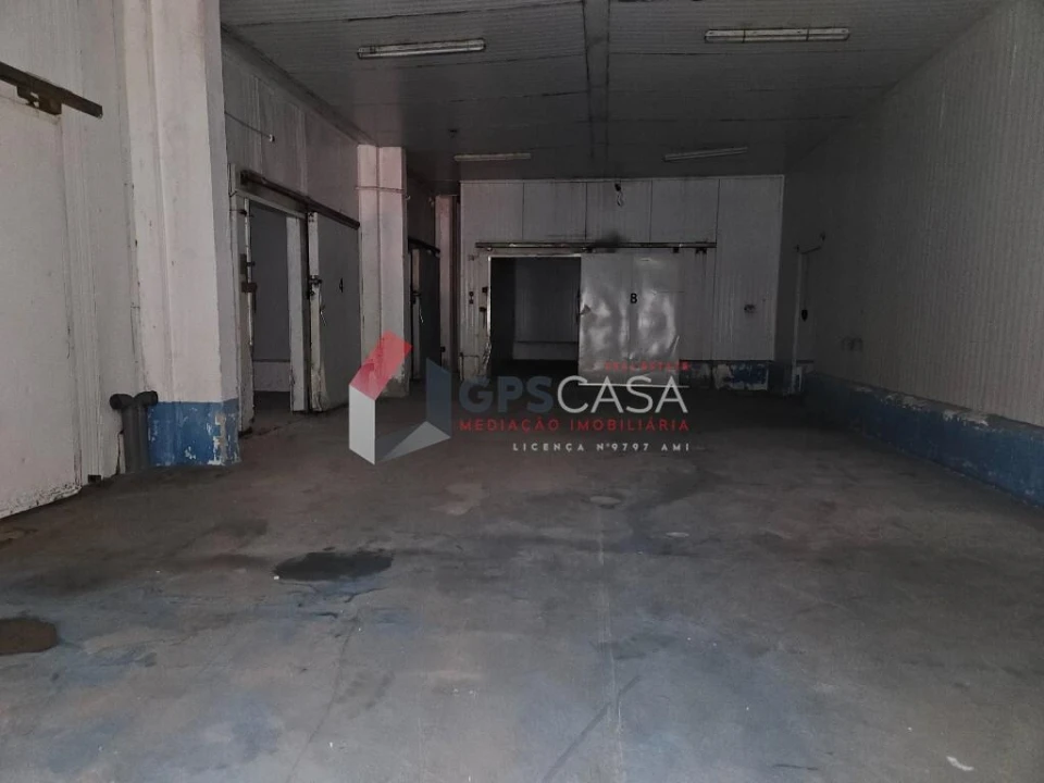 Armazém para Venda em Praia da Vitoria (Santa Cruz) Foto 25