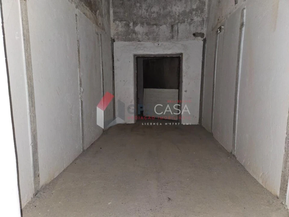 Armazém para Venda em Praia da Vitoria (Santa Cruz) Foto 42