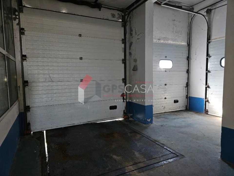 Armazém para Venda em Praia da Vitoria (Santa Cruz) Foto 29