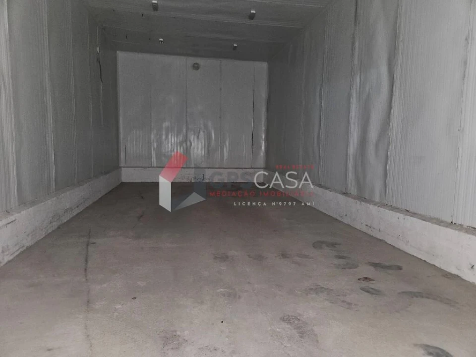 Armazém para Venda em Praia da Vitoria (Santa Cruz) Foto 23