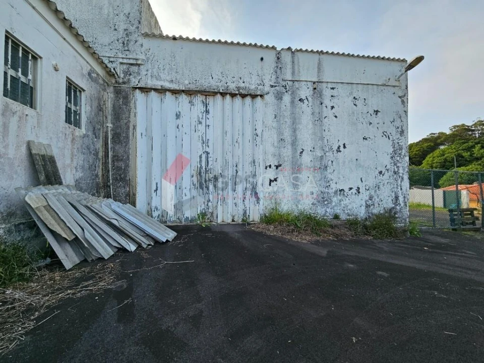 Armazém para Venda em Praia da Vitoria (Santa Cruz) Foto 52