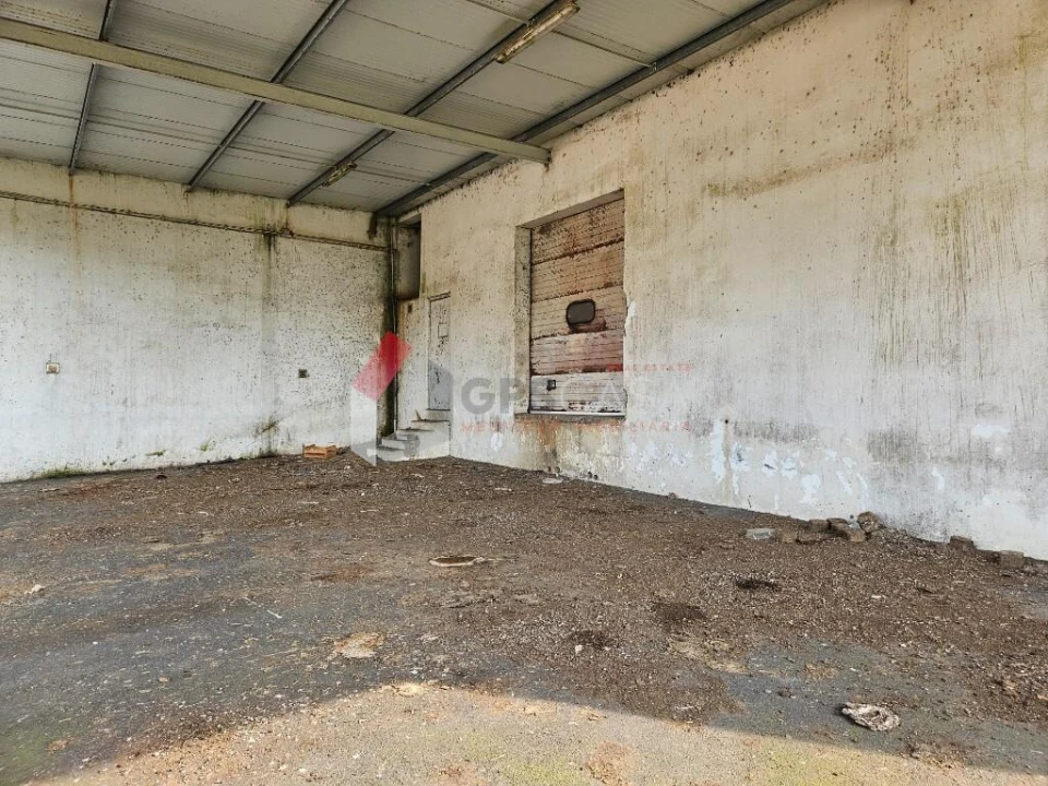 Armazém para Venda em Praia da Vitoria (Santa Cruz) Foto 50