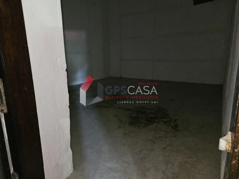 Armazém para Venda em Praia da Vitoria (Santa Cruz) Foto 41