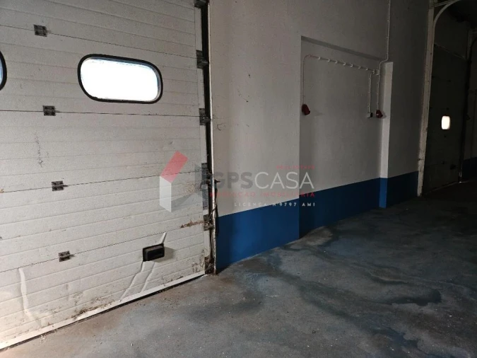 Armazém para Venda em Praia da Vitoria (Santa Cruz) Foto 30