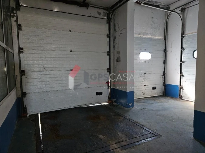 Armazém para Venda em Praia da Vitoria (Santa Cruz) Foto 29