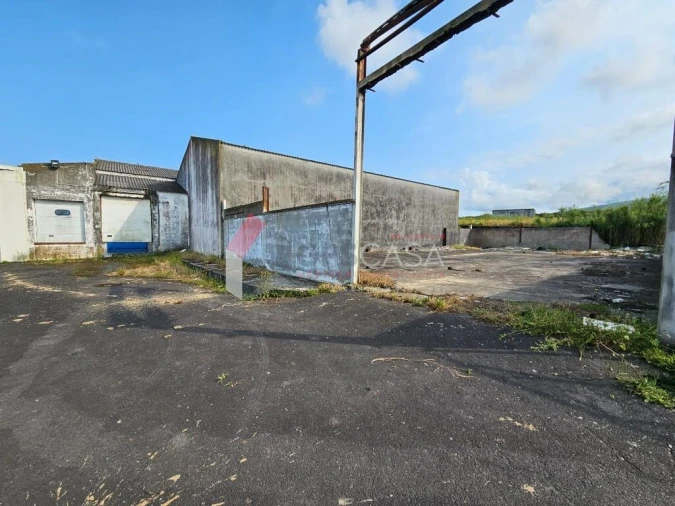 Armazém para Venda em Praia da Vitoria (Santa Cruz) Foto 47