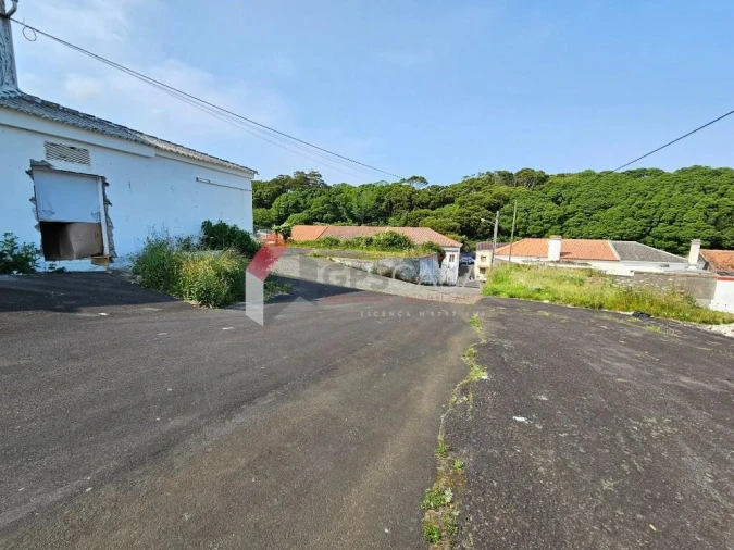Armazém para Venda em Praia da Vitoria (Santa Cruz) Foto 6