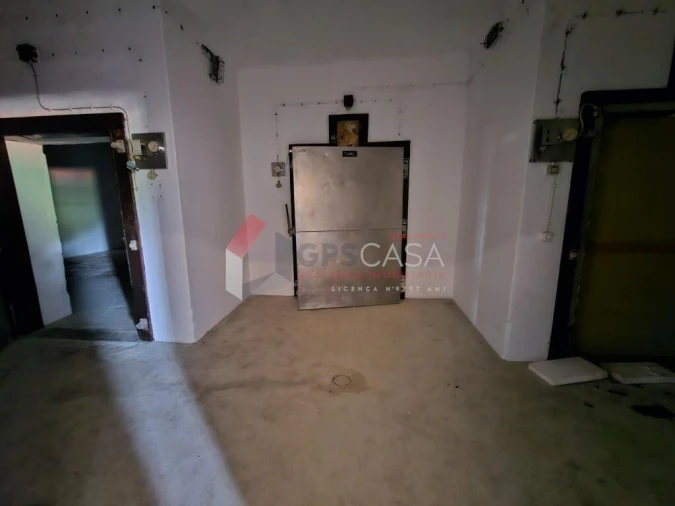 Armazém para Venda em Praia da Vitoria (Santa Cruz) Foto 38