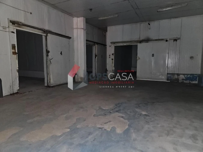 Armazém para Venda em Praia da Vitoria (Santa Cruz) Foto 24