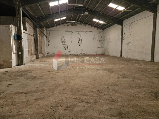 Armazém para Venda em Praia da Vitoria (Santa Cruz) Foto 28