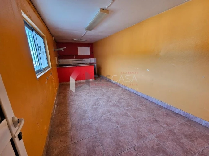 Armazém para Venda em Praia da Vitoria (Santa Cruz) Foto 33