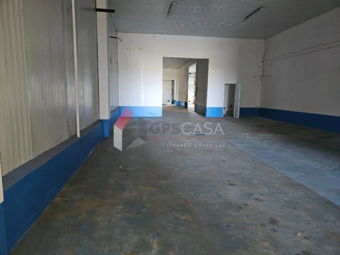 Armazém para Venda em Praia da Vitoria (Santa Cruz) Foto 18