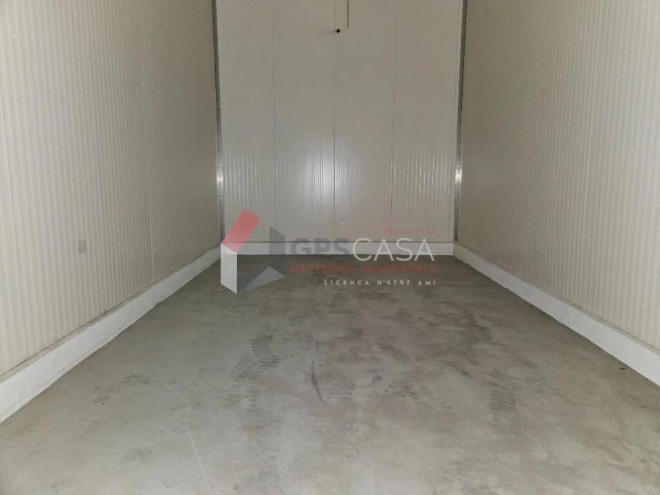 Armazém para Venda em Praia da Vitoria (Santa Cruz) Foto 19