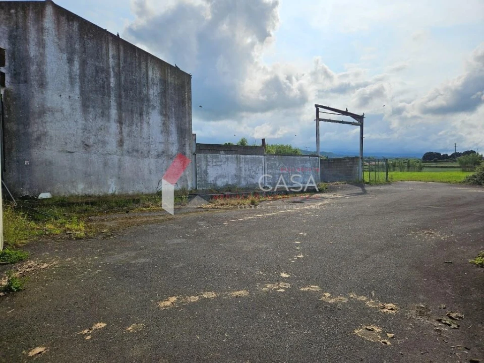 Armazém para Venda em Praia da Vitoria (Santa Cruz) Foto 44