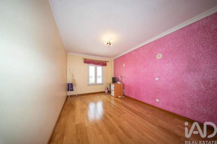 Moradia T4 para Venda em Ramada e Caneças Foto 16