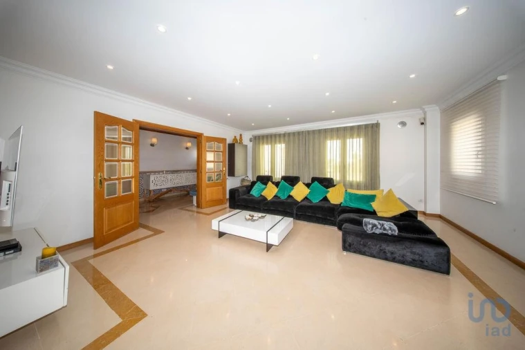 Moradia T4 para Venda em Ramada e Caneças Foto 6