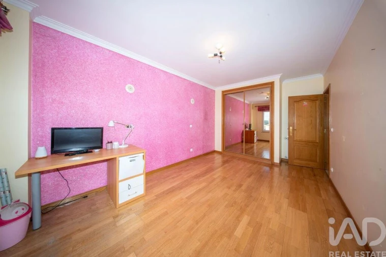 Moradia T4 para Venda em Ramada e Caneças Foto 17