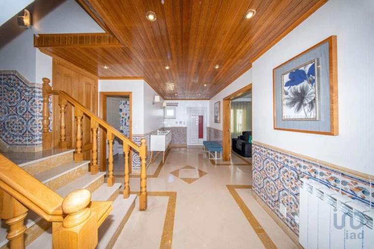 Moradia T4 para Venda em Ramada e Caneças Foto 2