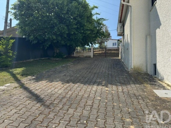 Moradia T3 para Venda em Madeirã Foto 23