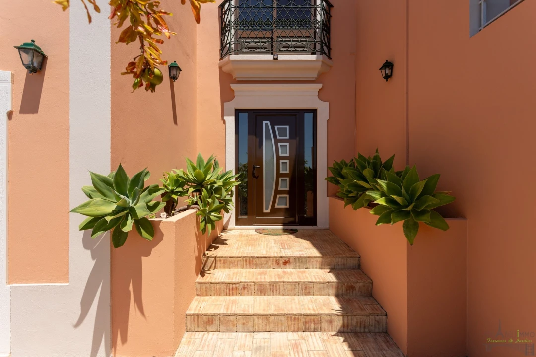 Moradia T4 para Venda em Santa Barbara de Nexe Foto 47