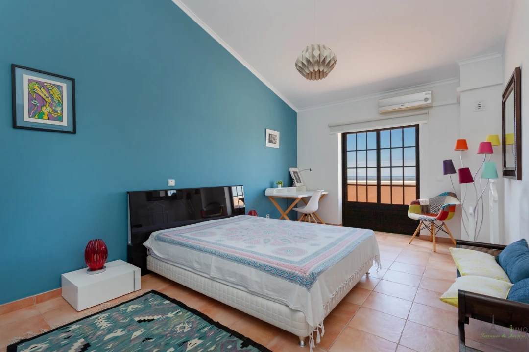 Moradia T4 para Venda em Santa Barbara de Nexe Foto 26