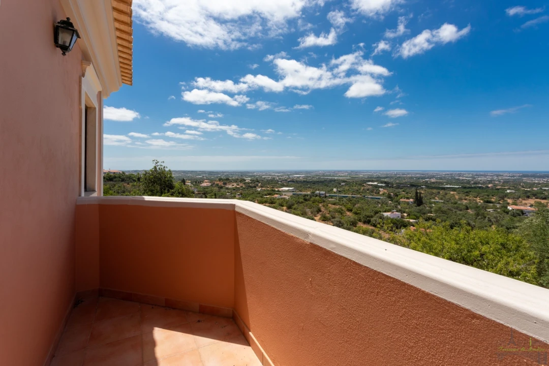 Moradia T4 para Venda em Santa Barbara de Nexe Foto 68