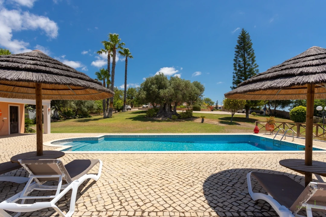 Moradia T4 para Venda em Santa Barbara de Nexe Foto 55