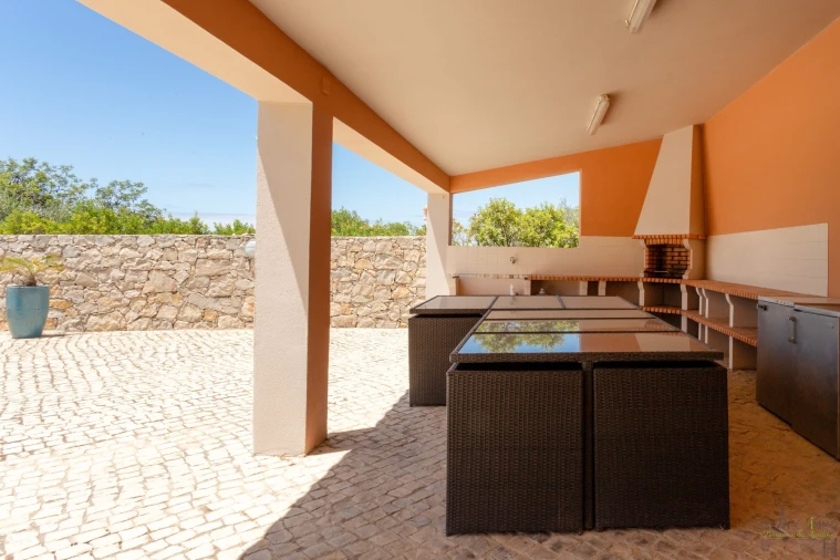 Moradia T4 para Venda em Santa Barbara de Nexe Foto 56