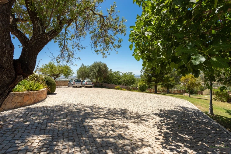 Moradia T4 para Venda em Santa Barbara de Nexe Foto 62