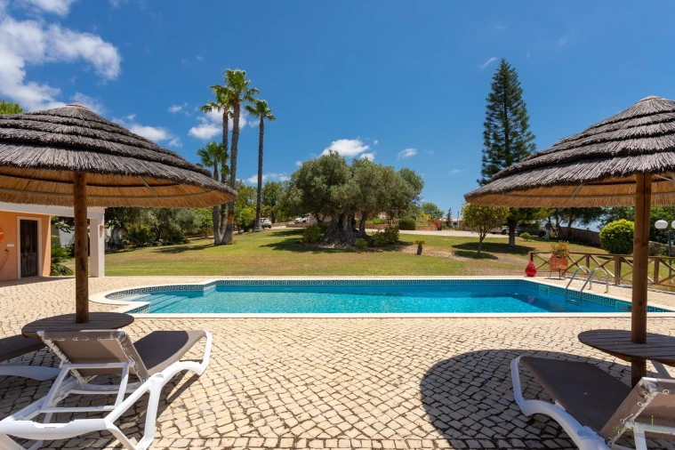 Moradia T4 para Venda em Santa Barbara de Nexe Foto 55