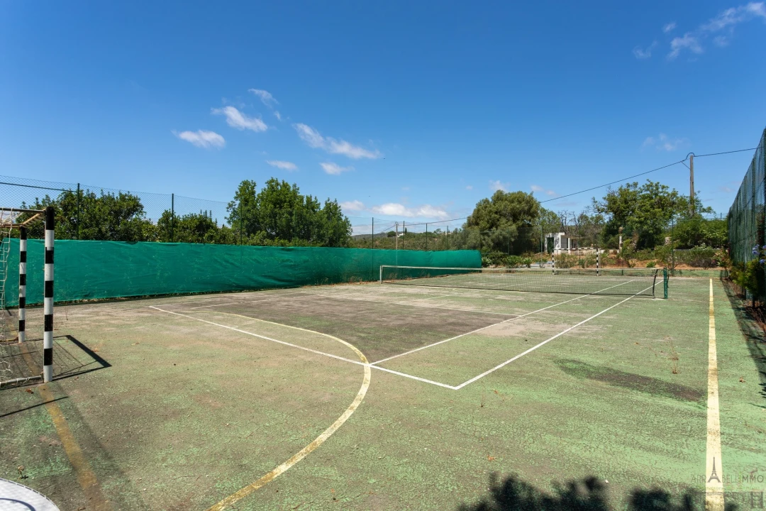 Moradia T4 para Venda em Santa Barbara de Nexe Foto 69